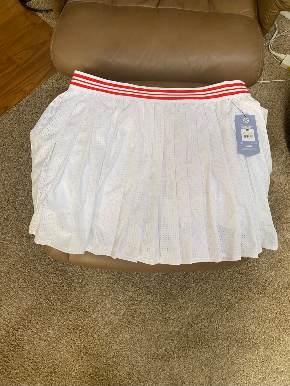 NWT  Avia White Pleated Skater Skort with Red-Striped Waistband Size XXL